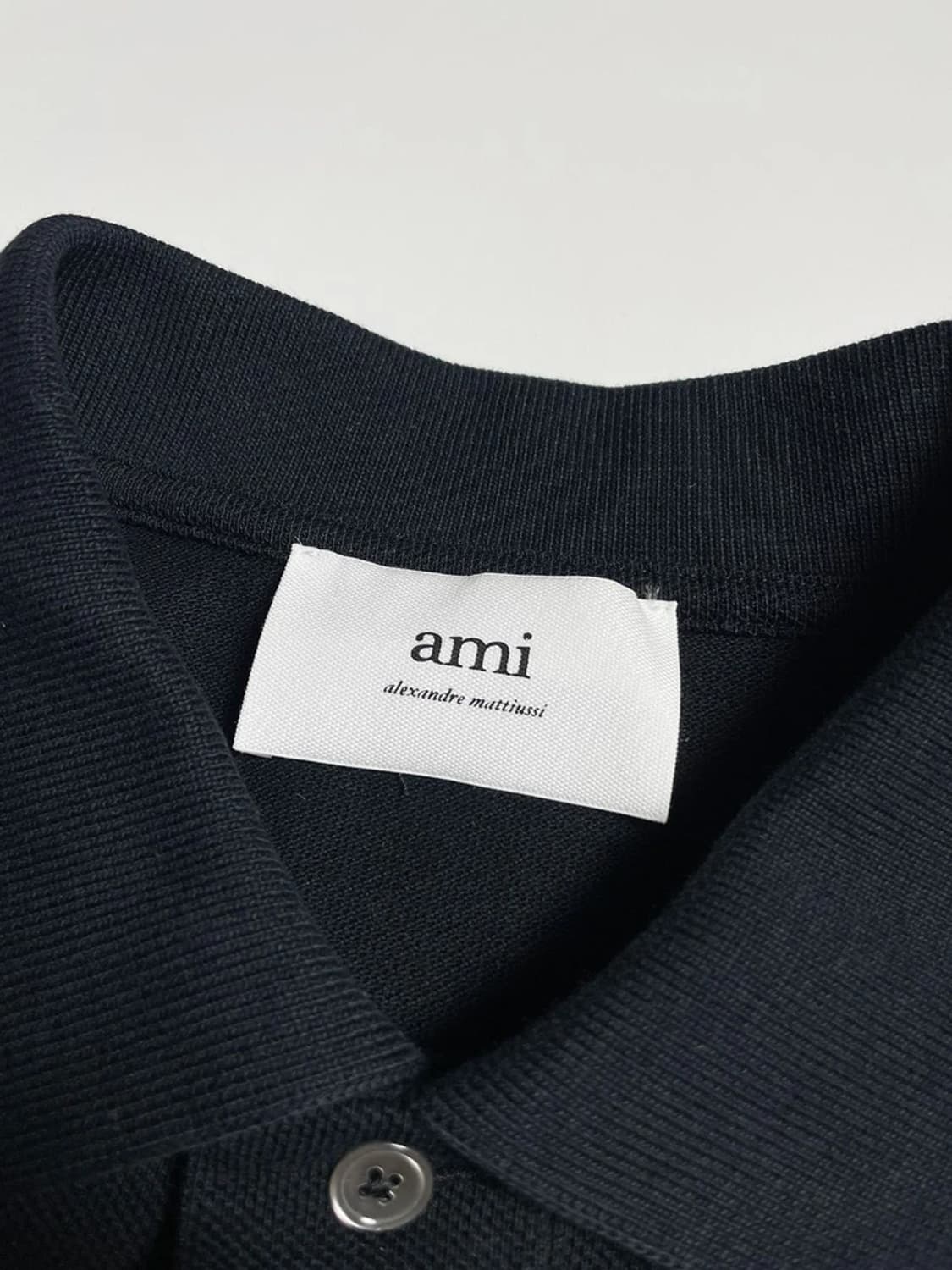 아미 AMI 스몰 하트 로고 반팔 카라 티셔츠 R1075 상품이미지5