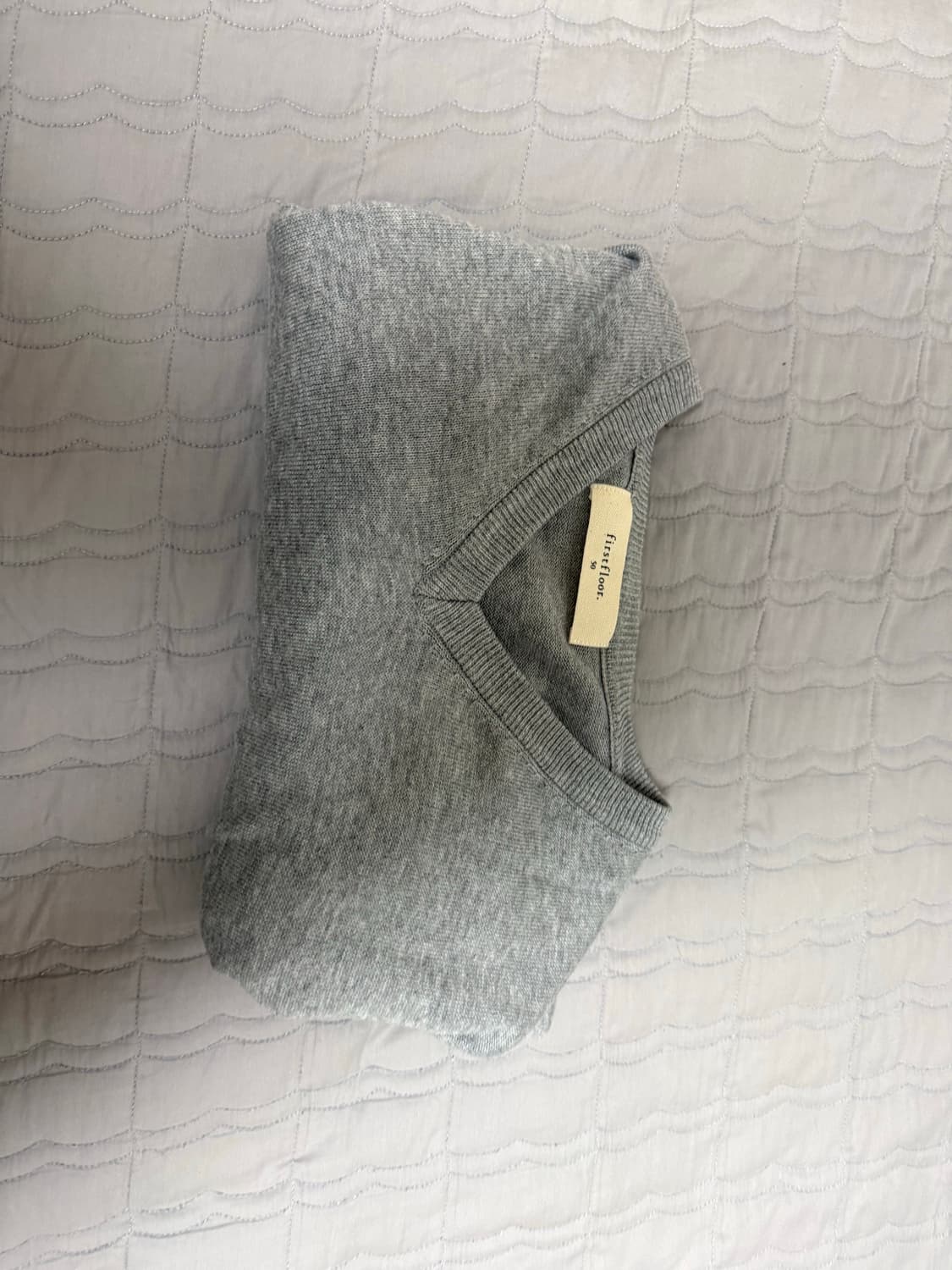 [새상품] 퍼스트플로어 멜란지 그레이 브이넥 니트 5 상품이미지5