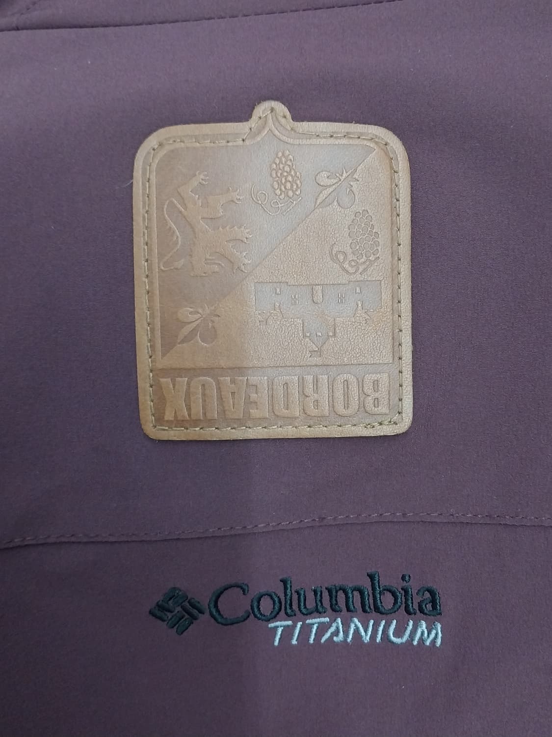 컬럼비아 티타늄  버건디 패딩 M 상품이미지5