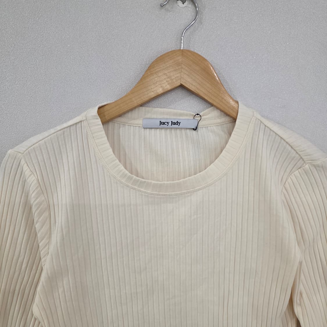 쥬시쥬디 크롭 니트 아이보리 85(새상품) 상품이미지3