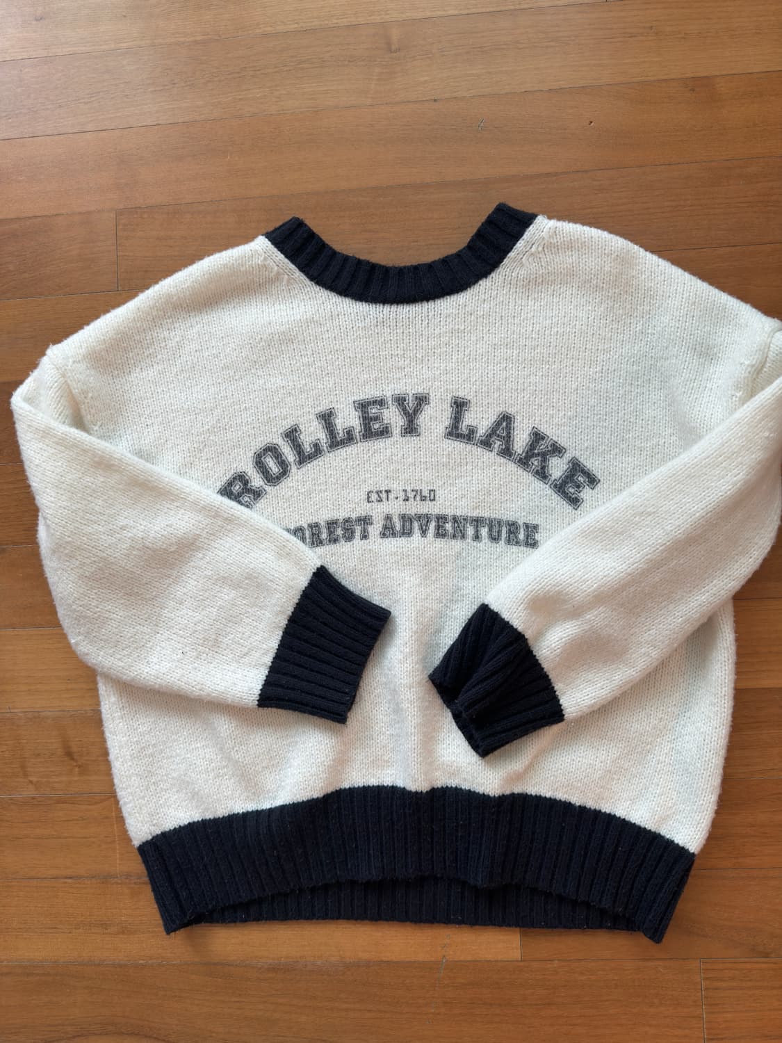 [s] 에잇세컨즈 레터링 포인트 아이보리 니트 맨투맨 상품이미지3