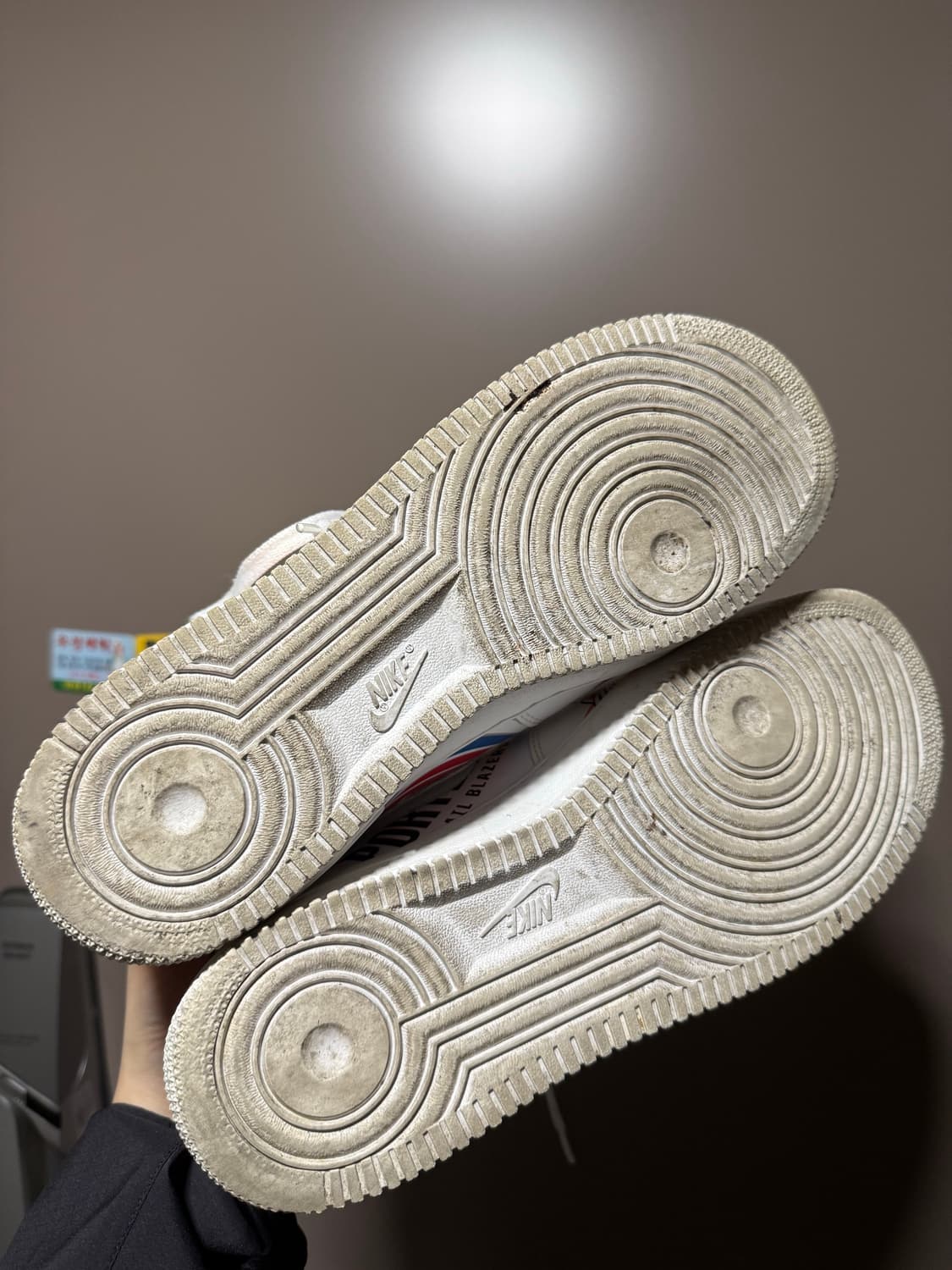 [295]나이키 x 슈프림 에어포스 1 미드 NBA 화이트 상품이미지3