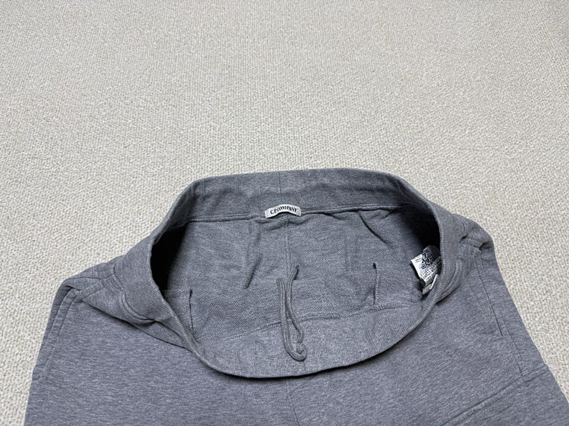 C.P 컴퍼니 트레이닝 조거팬츠 남성용 34인치 상품이미지3