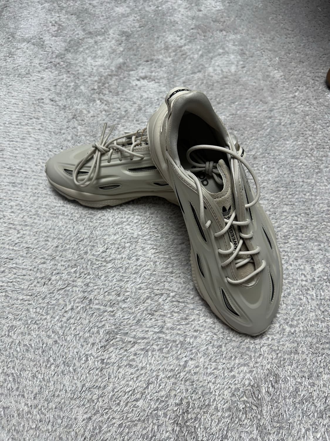 [275] 아디다스 오즈위고 상품이미지2