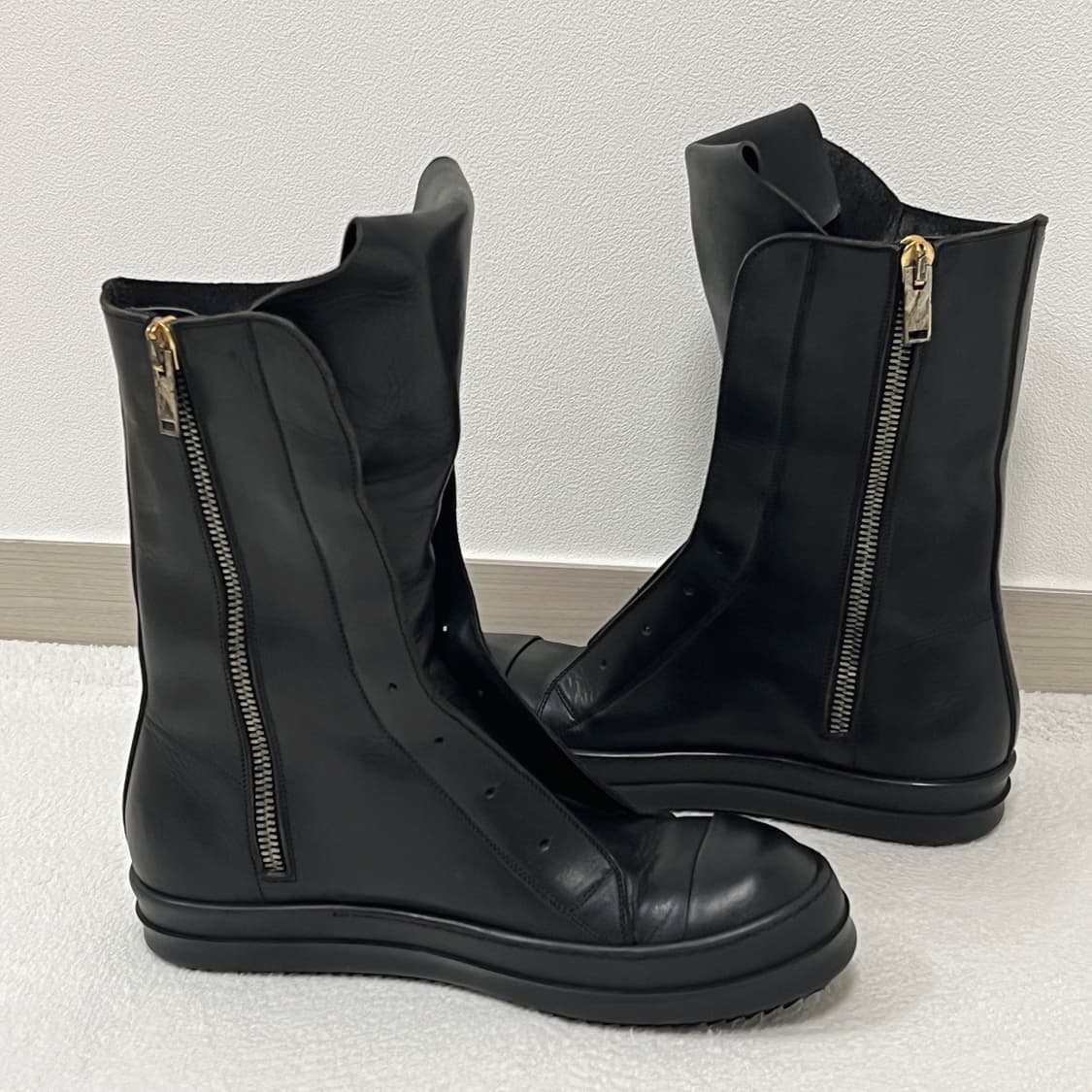 릭오웬스 13FW 롱라몬즈 부츠 올검 트리플블랙  상품이미지4