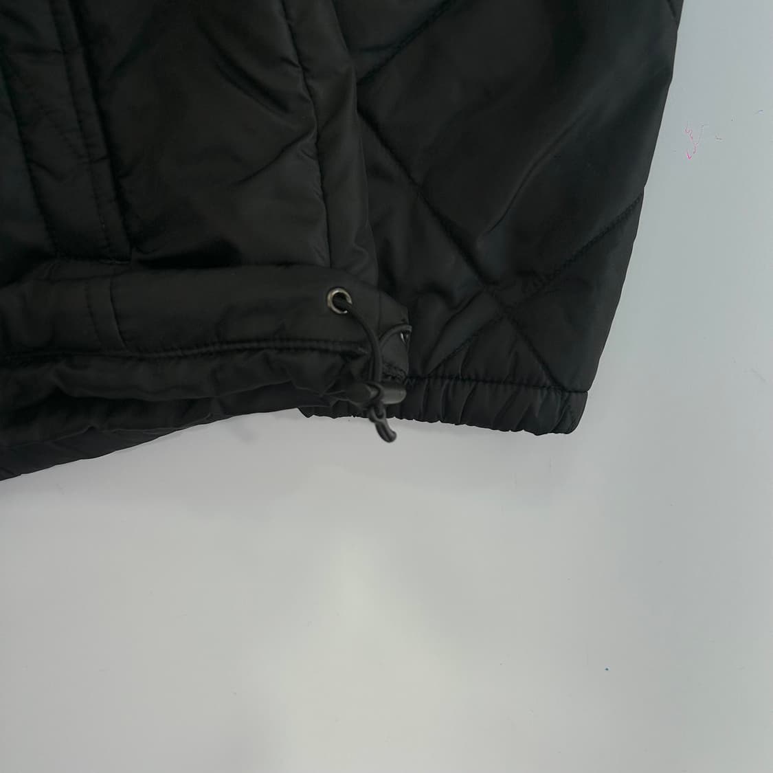 The north face 노스페이스 블랙 누빔 경량 패딩 상품이미지8