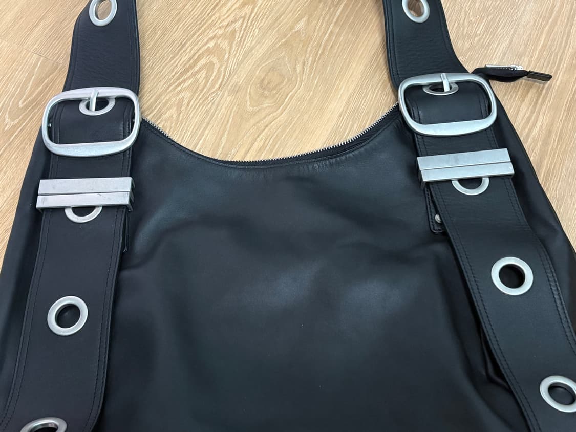 베이컨트아카이브 벨라 와이드 스트랩 호보백 블랙 풀박스 상품이미지5