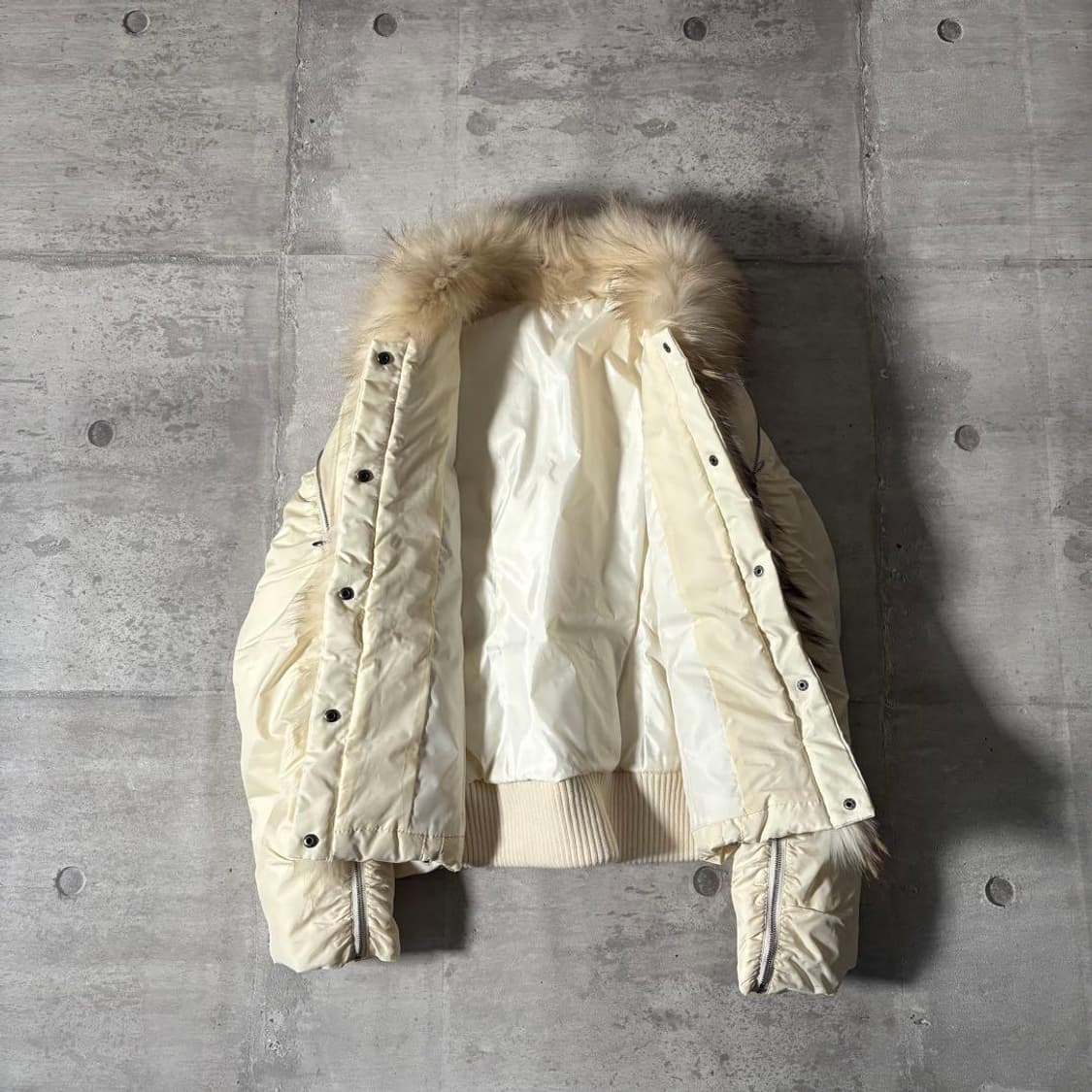 [새상품] SHELVO Y2K 퍼 트리밍 패딩점퍼 상품이미지9