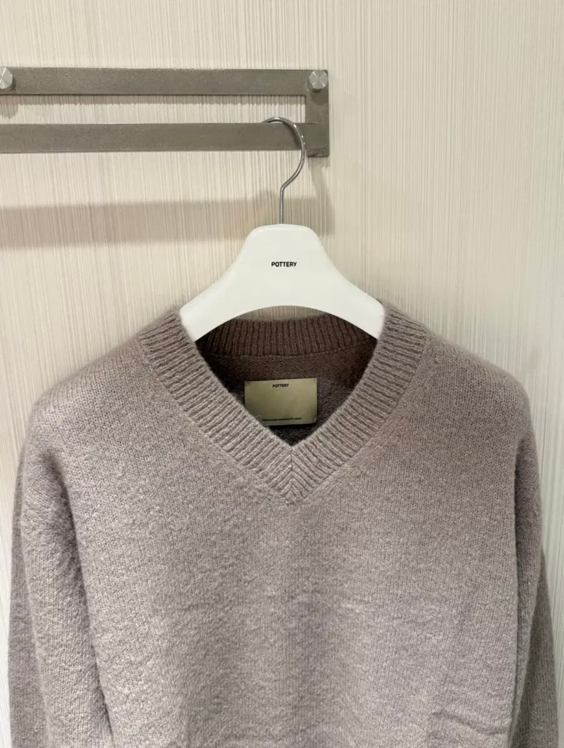 포터리 알파카 브이넥 니트 웜베이지 1 (새상품) 상품이미지2