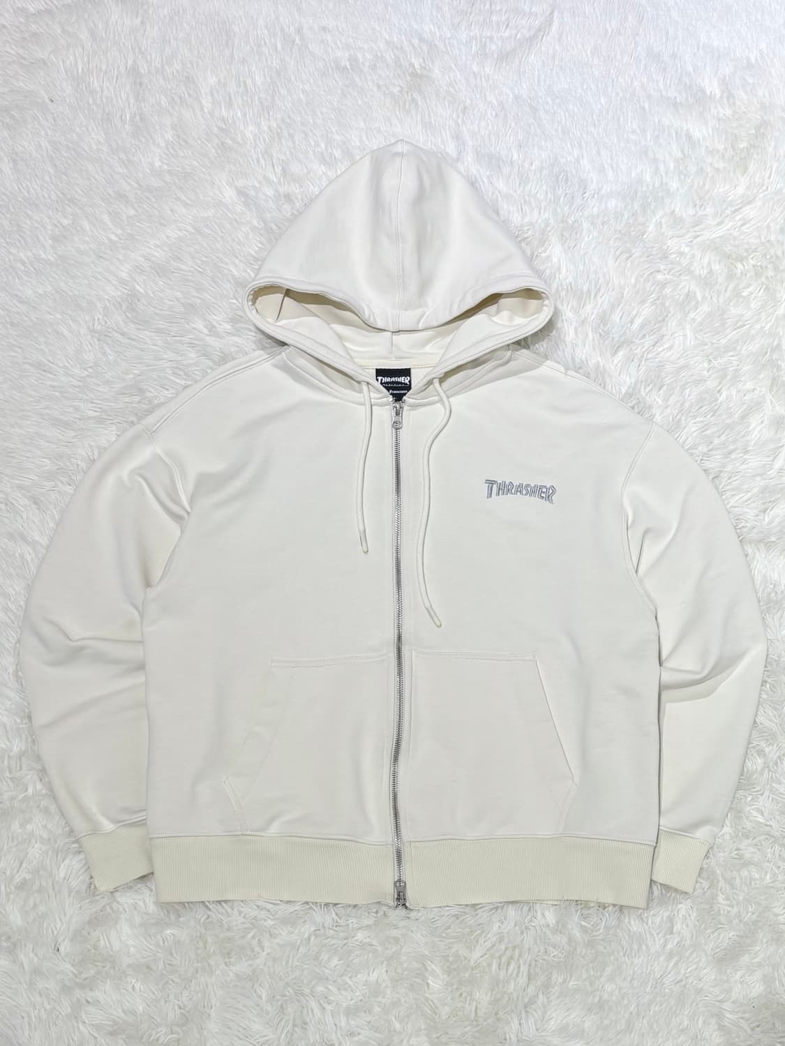 트레셔 빅로고 투웨이 크림 후드집업 상품이미지5