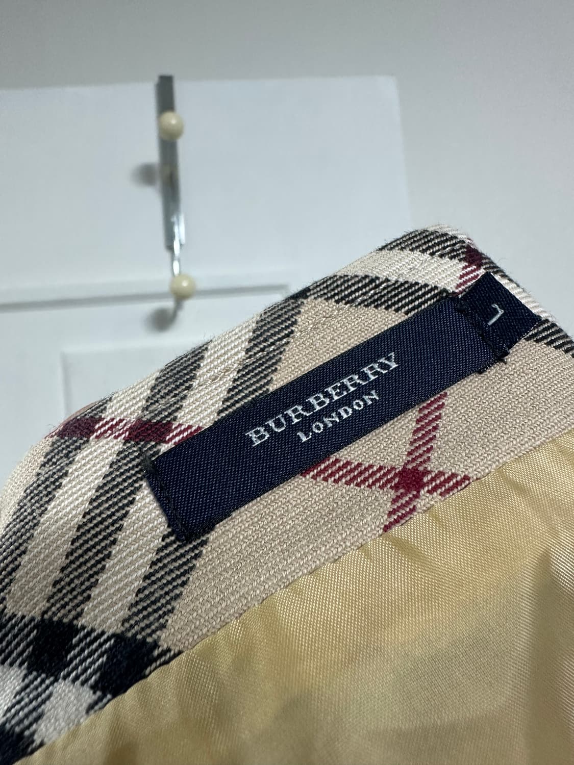 버버리 체크 스커트 상품이미지3
