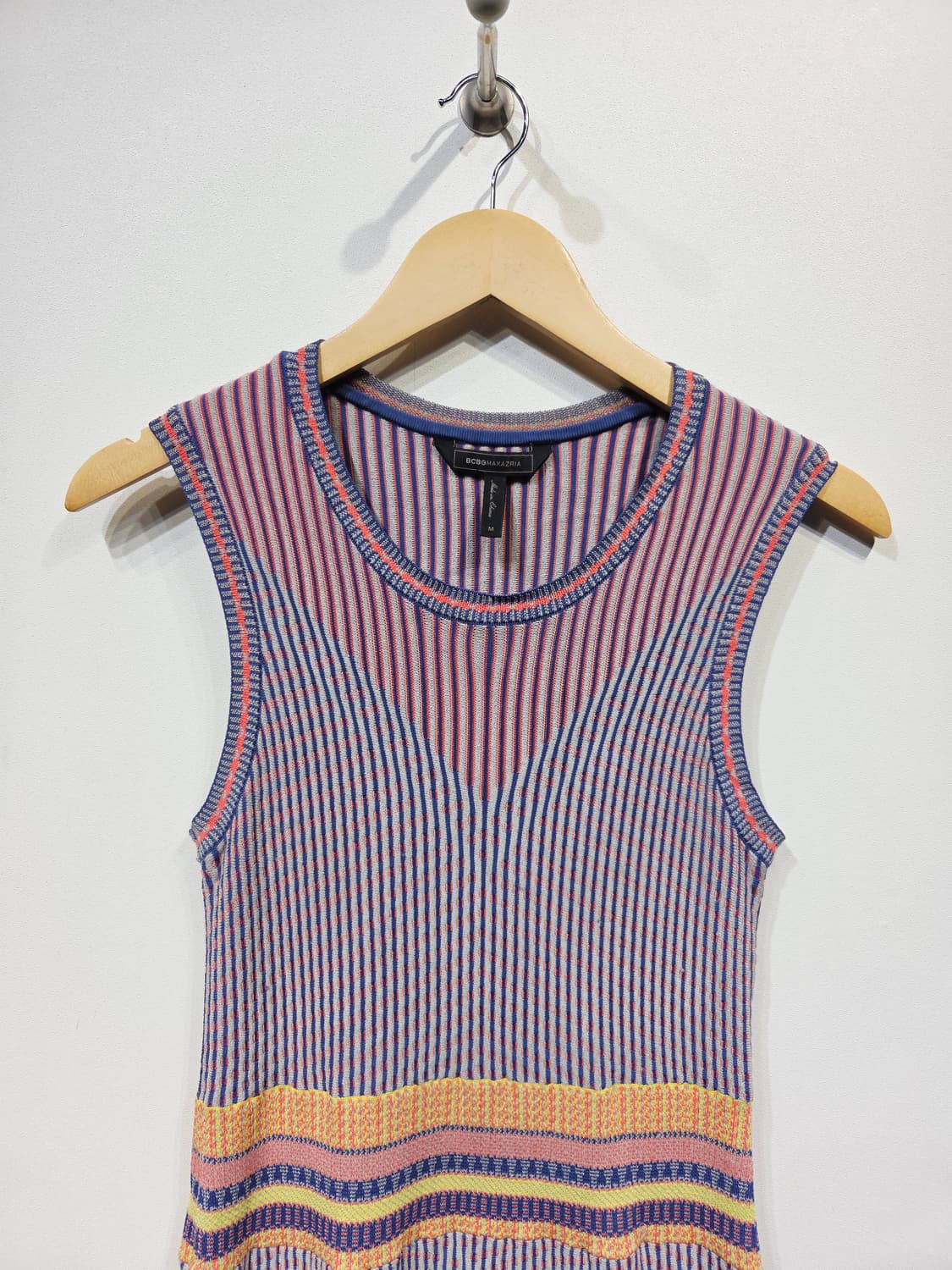 BCBGMAXAZRIA 슬리브리스 배색 니트 원피스 상품이미지3