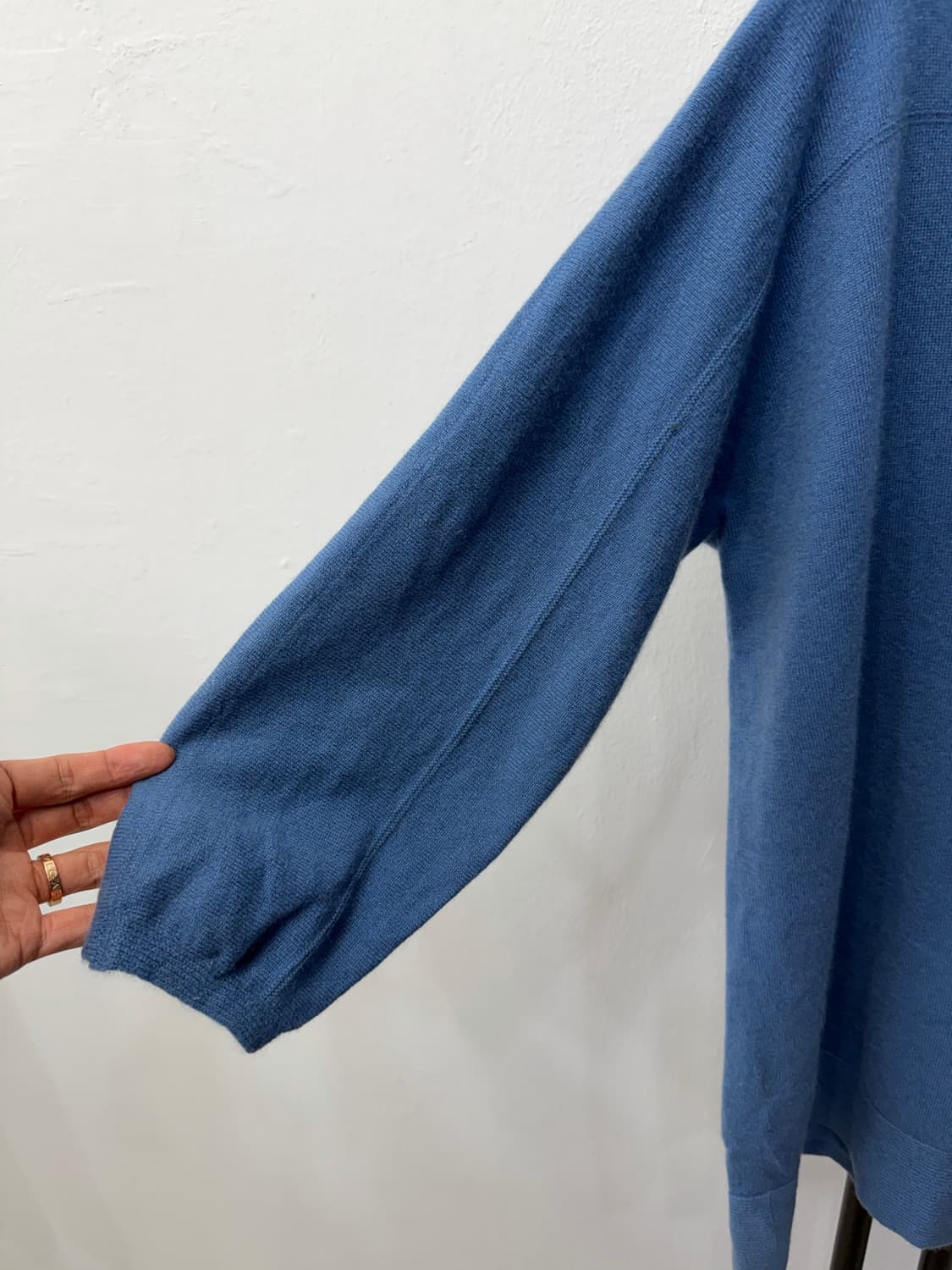 정품) GOBI 고비 캐시미어100 니트 스웨터 블루 L 상품이미지3