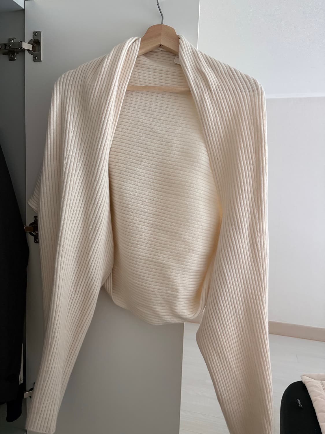 아모멘토 니트 볼레로 아이보리 상품이미지2