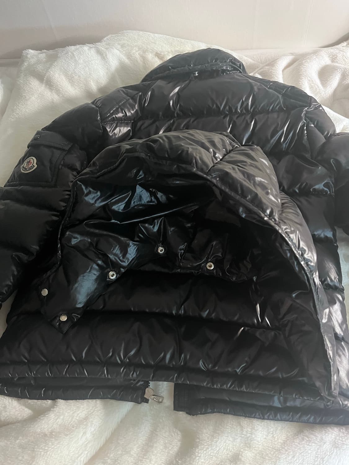 몽클레어 뉴 마야 후드탈부착 유광패딩 14y 블랙 상품이미지4