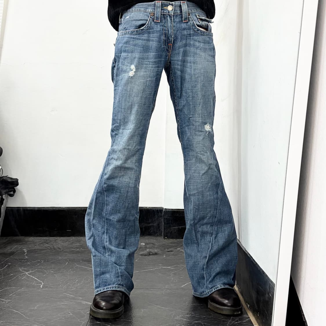 트루릴리전 부츠컷 데님 팬츠 상품이미지2