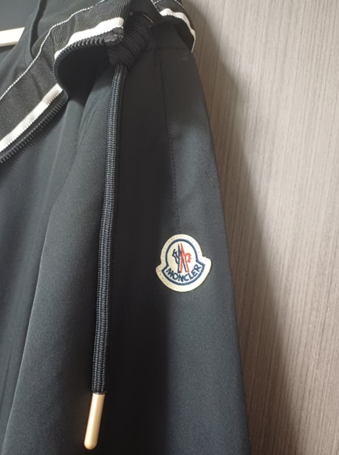 [몽클;레어] 2회착용 / 바람막이 점퍼 / 3 (약 여성 77 사이즈) 상품이미지3