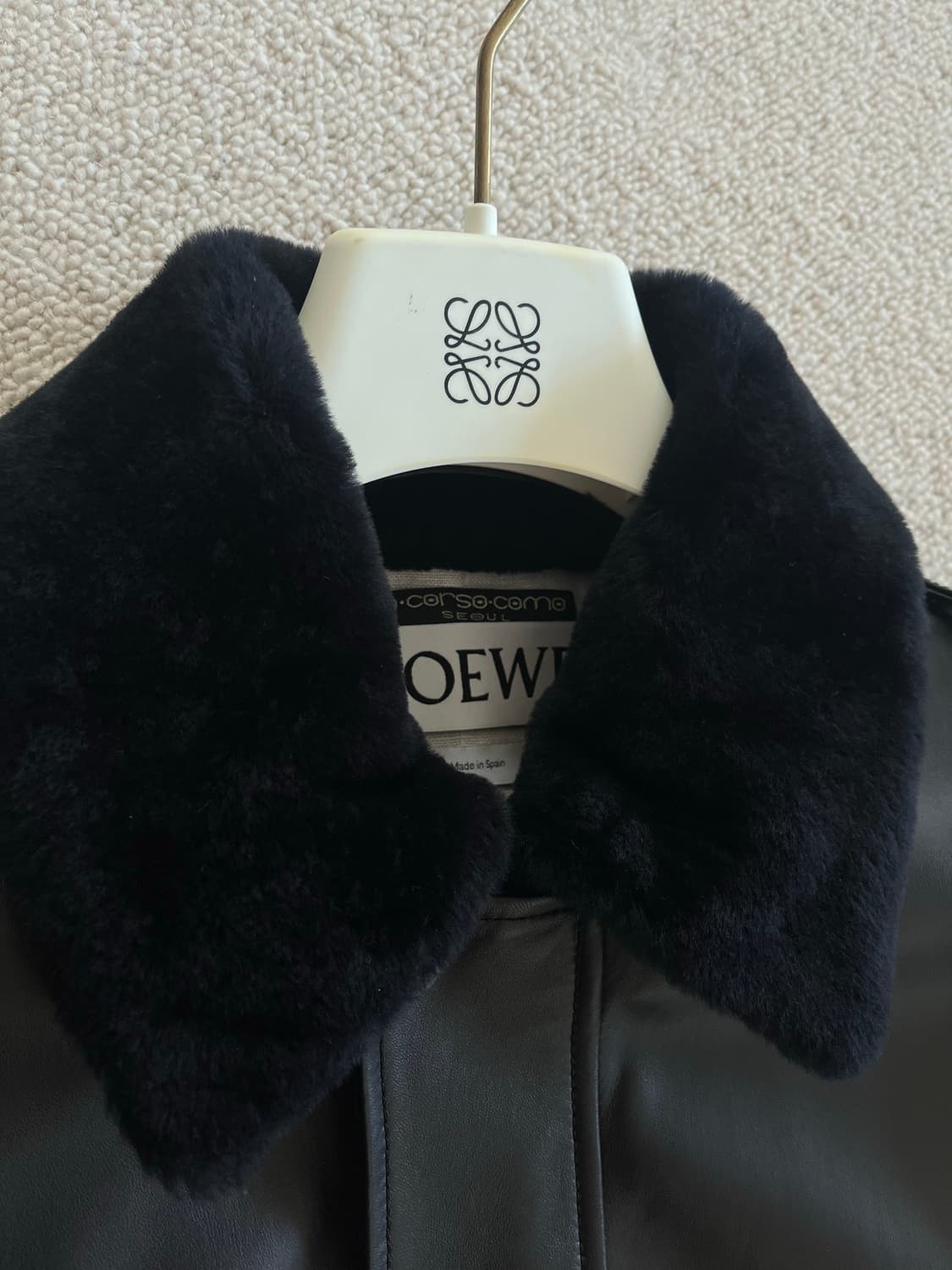 LOEWE AVIATOR REAL FUR A2 LEATHER JACKET 상품이미지3