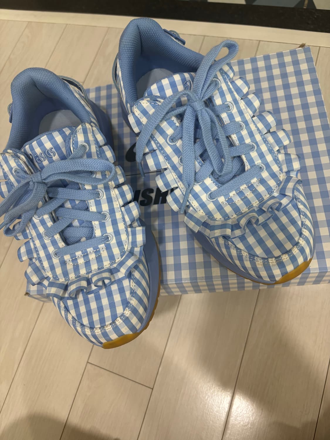 [S급/235] 아식스 x 슈슈통 타사 블루 깅엄 (실착 1회/풀박스) 상품이미지3