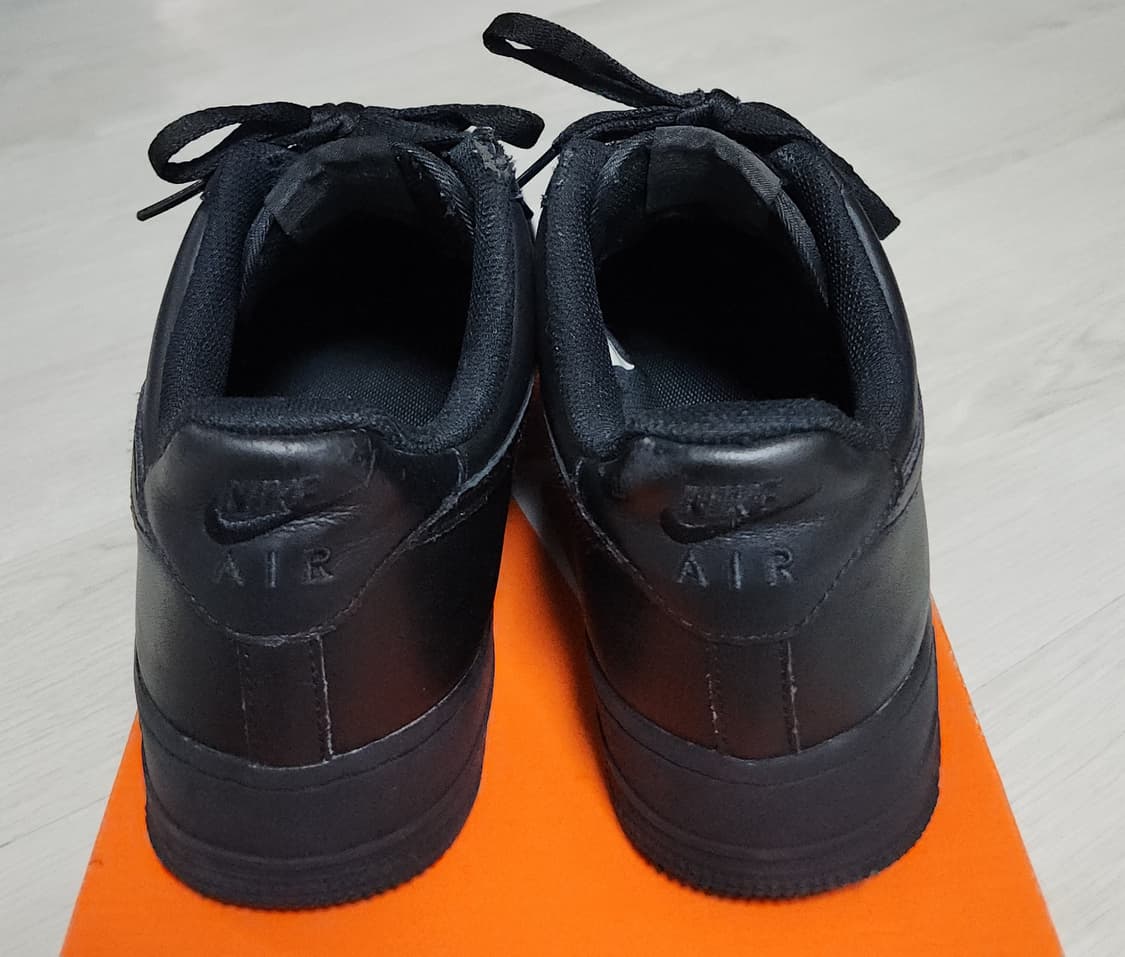 나이키 에어포스1 07 트리플 블랙 올검  상품이미지7