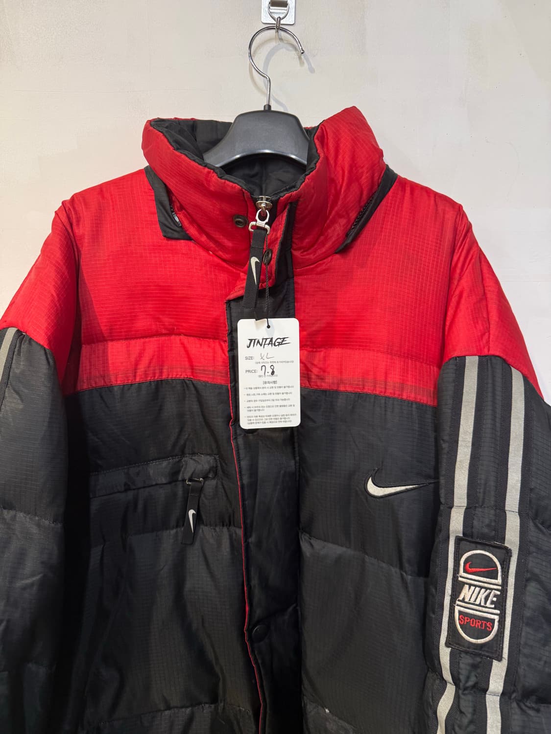 나이키 블랙레드 패딩 상품이미지2