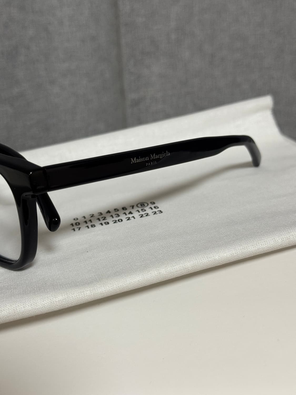 젠틀몬스터 X 메종 마르지엘라 MM010 풀박스 상품이미지4