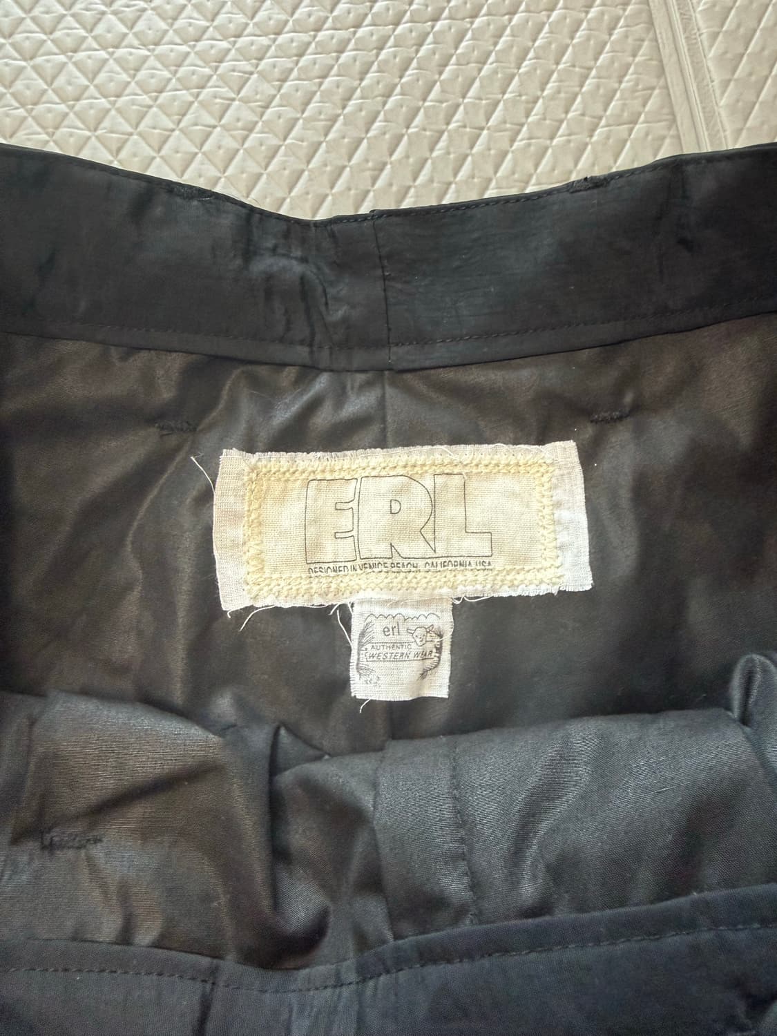 (M) ERL 25fw 나일론 플리티드 슈츠 트라우저  상품이미지3