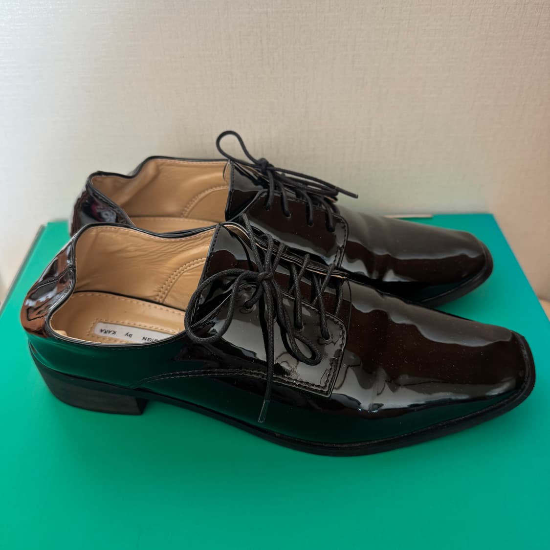 DESIGN by KARA 검정 에나멜 구두 250mm 상품이미지3