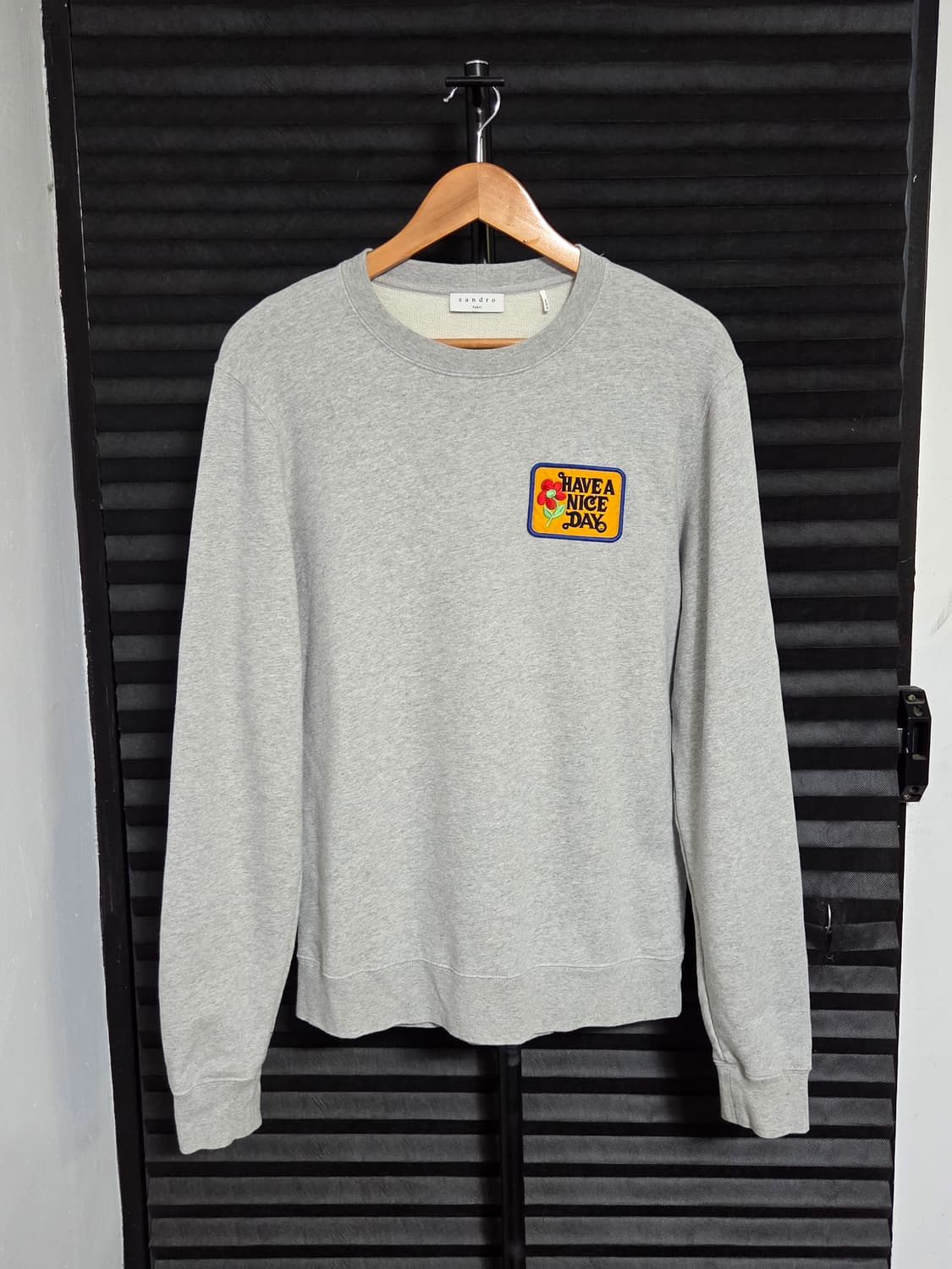 [산드로] 엠브로이더리 패치 크루넥 맨투맨 | 00208 상품이미지1