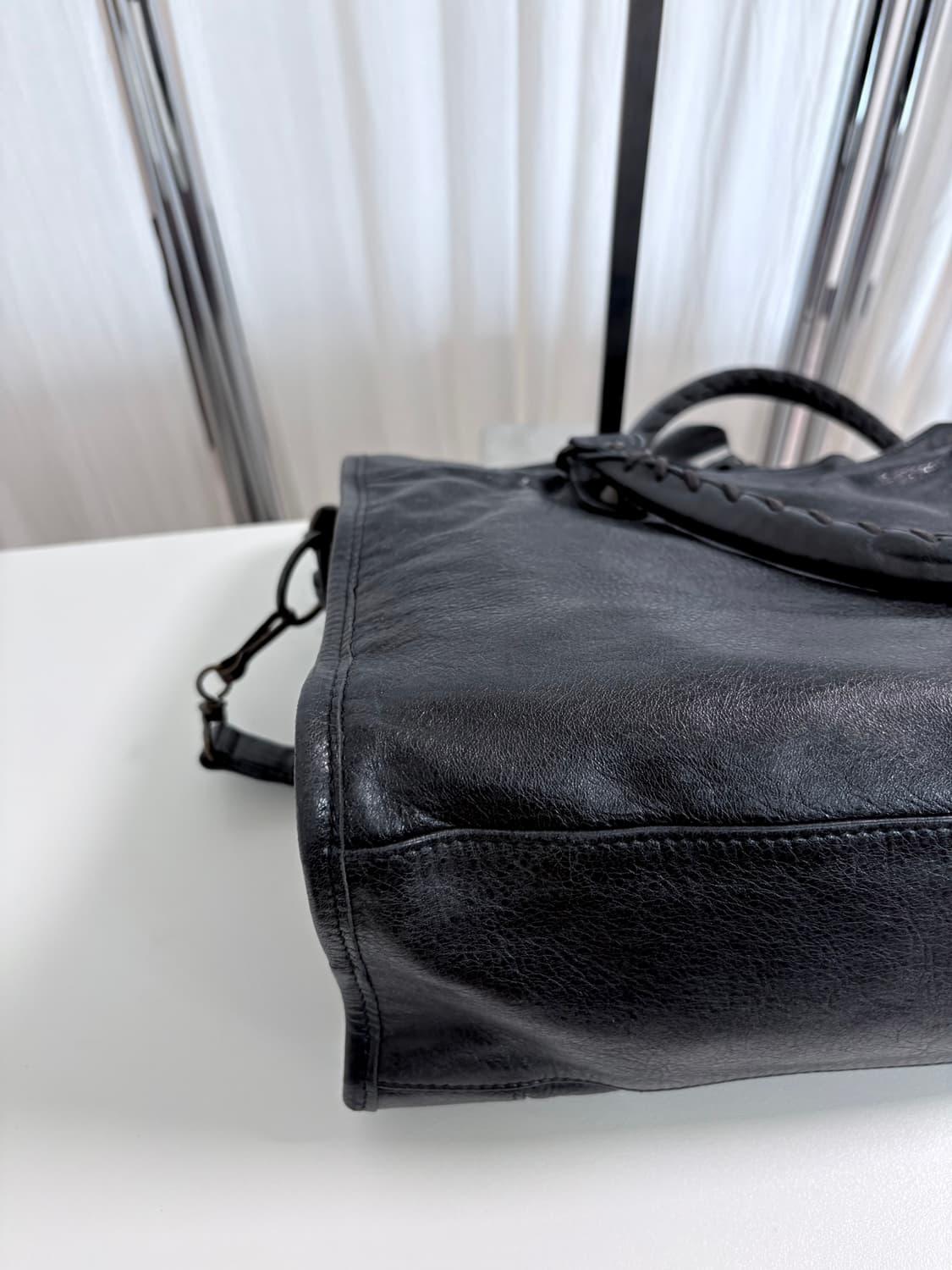 발렌시아가 시티 모터백 블랙 미디움 상품이미지8