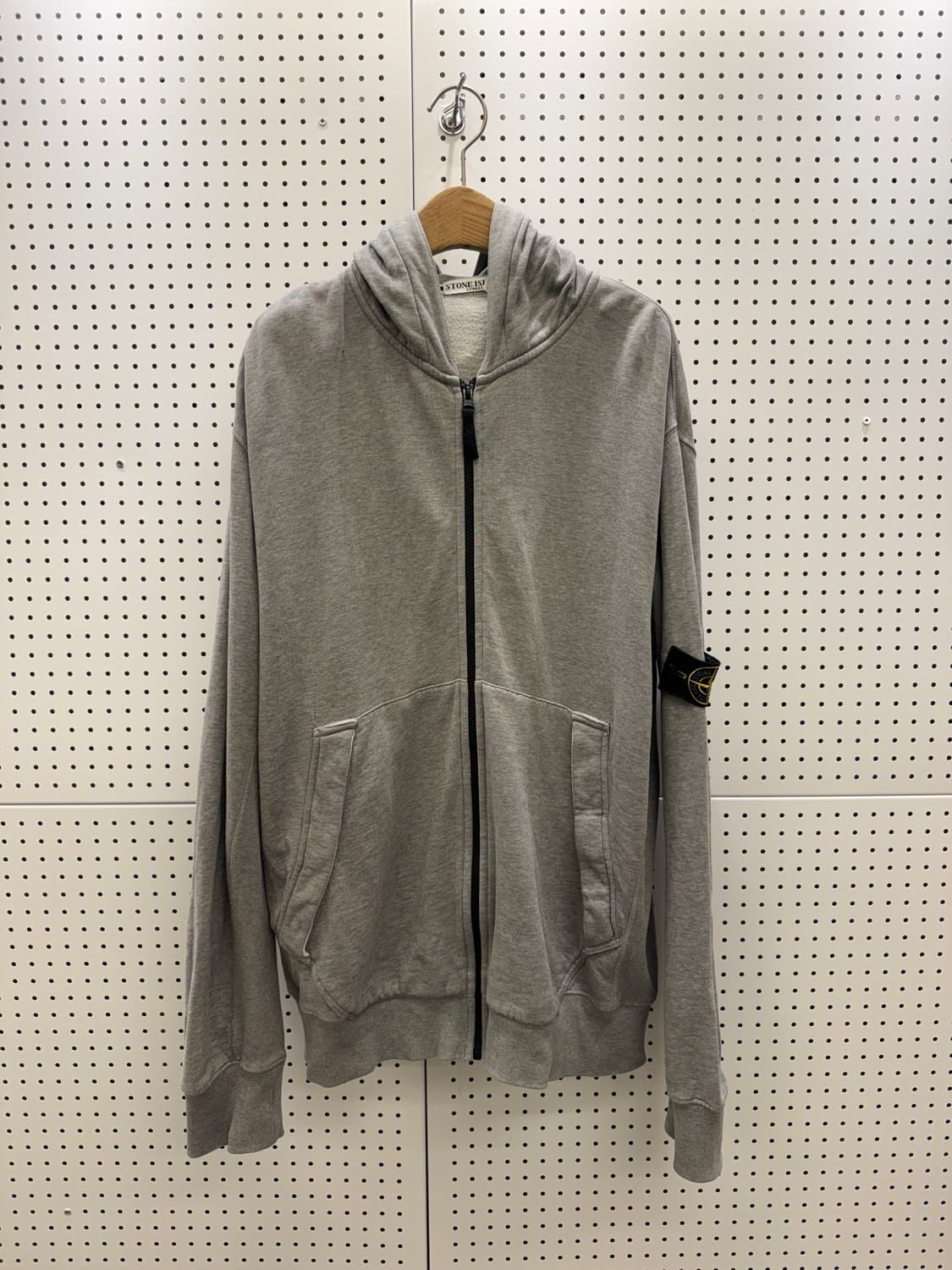 스톤 아일랜드 그레이 컴퍼스 패치 집업 후드 U631 상품이미지2