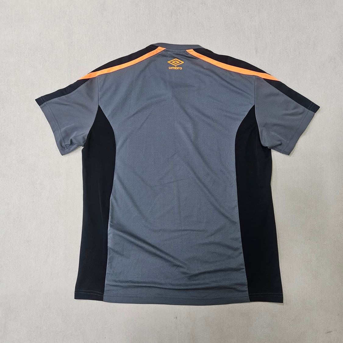 100 엄브로 스포츠 기능성 반팔티 0325Y 상품이미지2