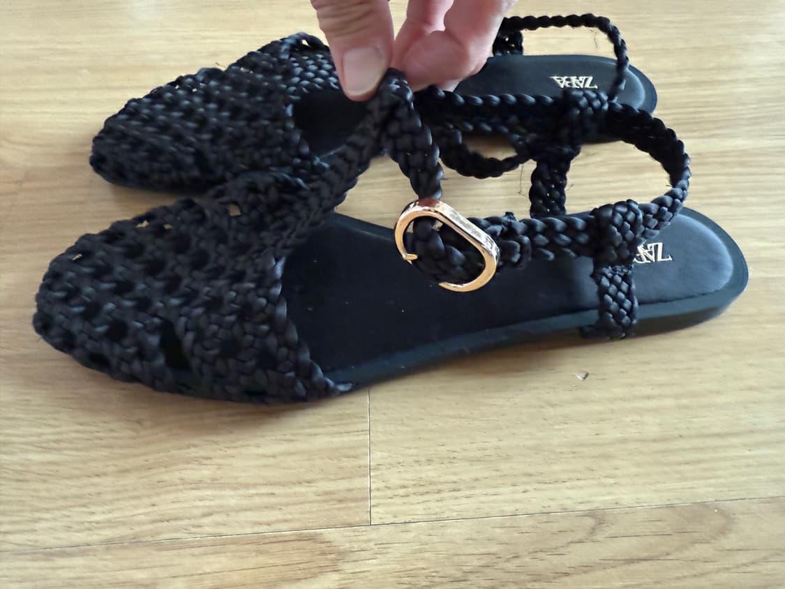 자라 Zara 블랙 매쉬 스트랩 샌들39 (245-250mm) 상품이미지2