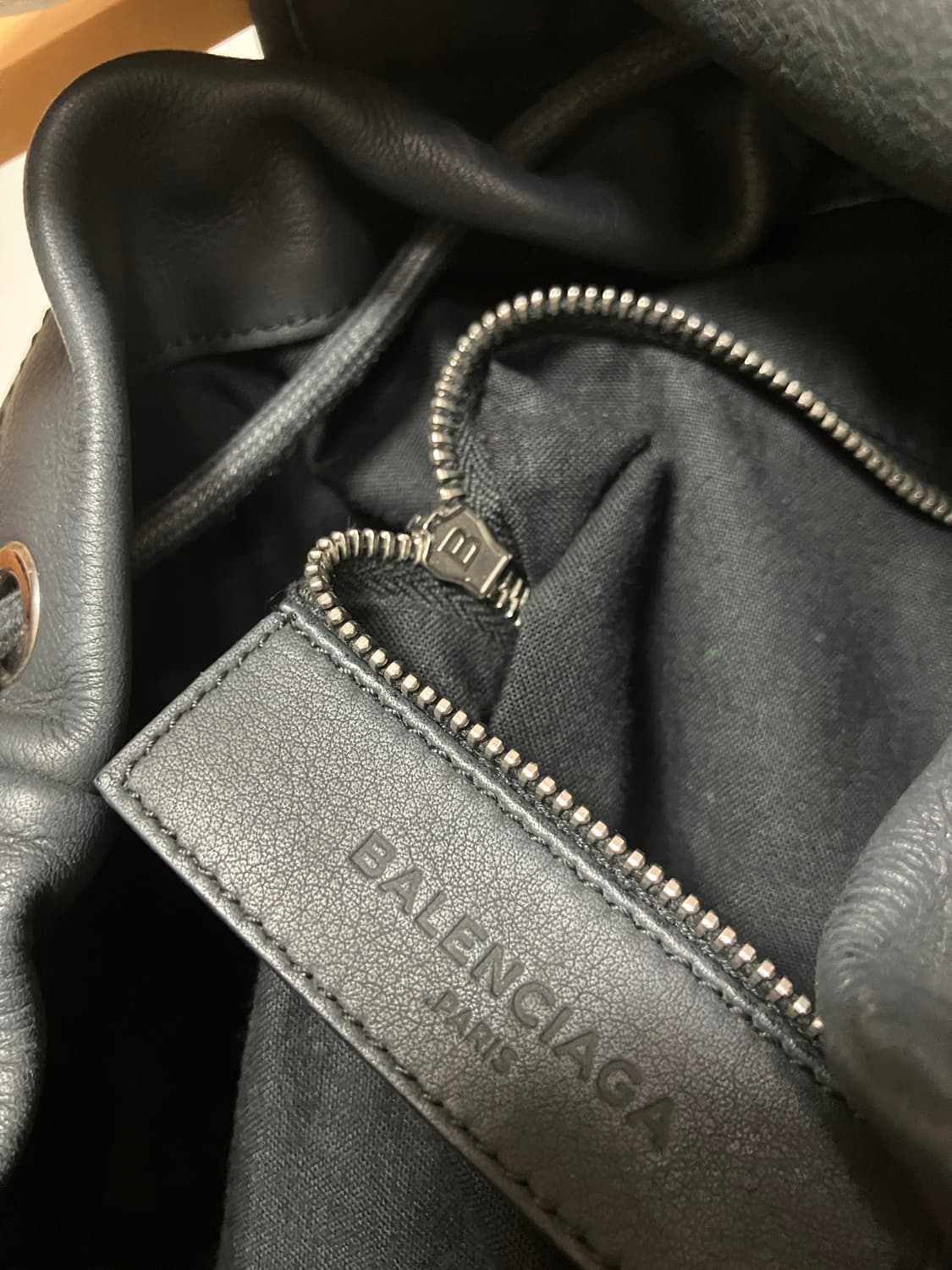 발렌시아가 모터 시티 트래블러 백팩 가방 상품이미지10