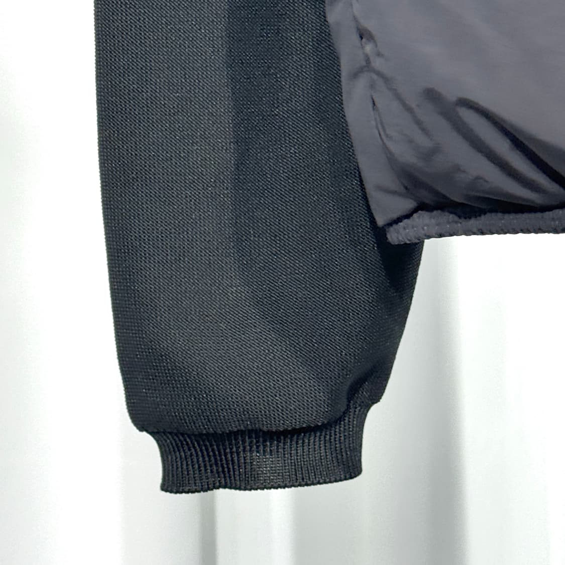 [정품] 몽클레어 신형 빅로고 패치 김현우 니트패딩 라지 사이즈 (L) 상품이미지5