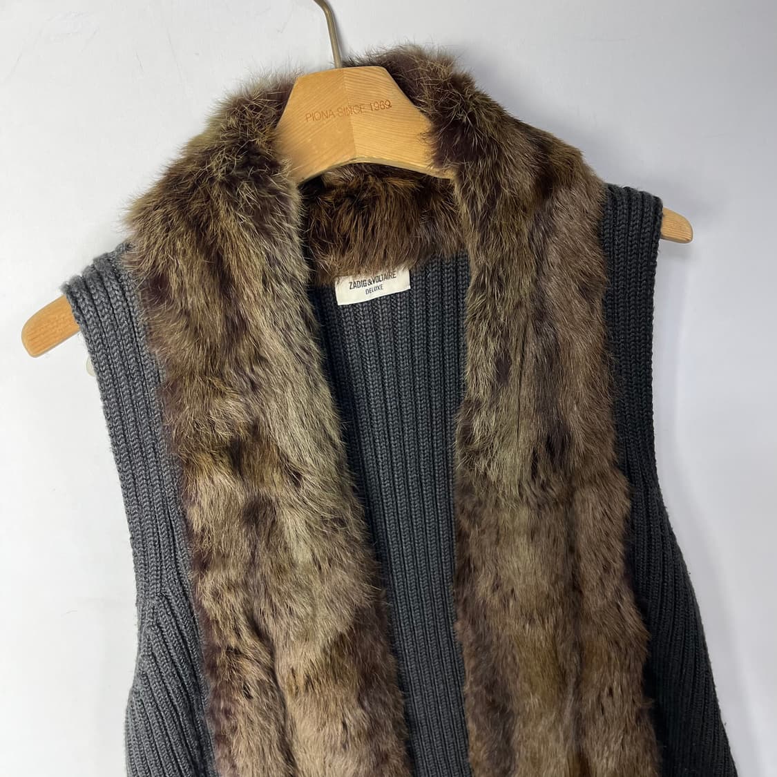 [Zadig&Voltaire] 쟈딕앤볼테르 토끼퍼 니트 베스트 상품이미지3