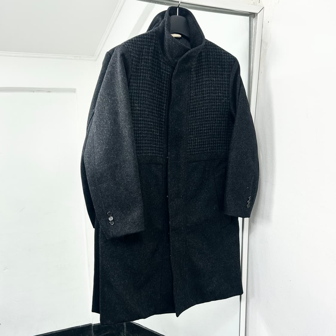 우영미 하이넥 헤링본 울 코트 상품이미지4