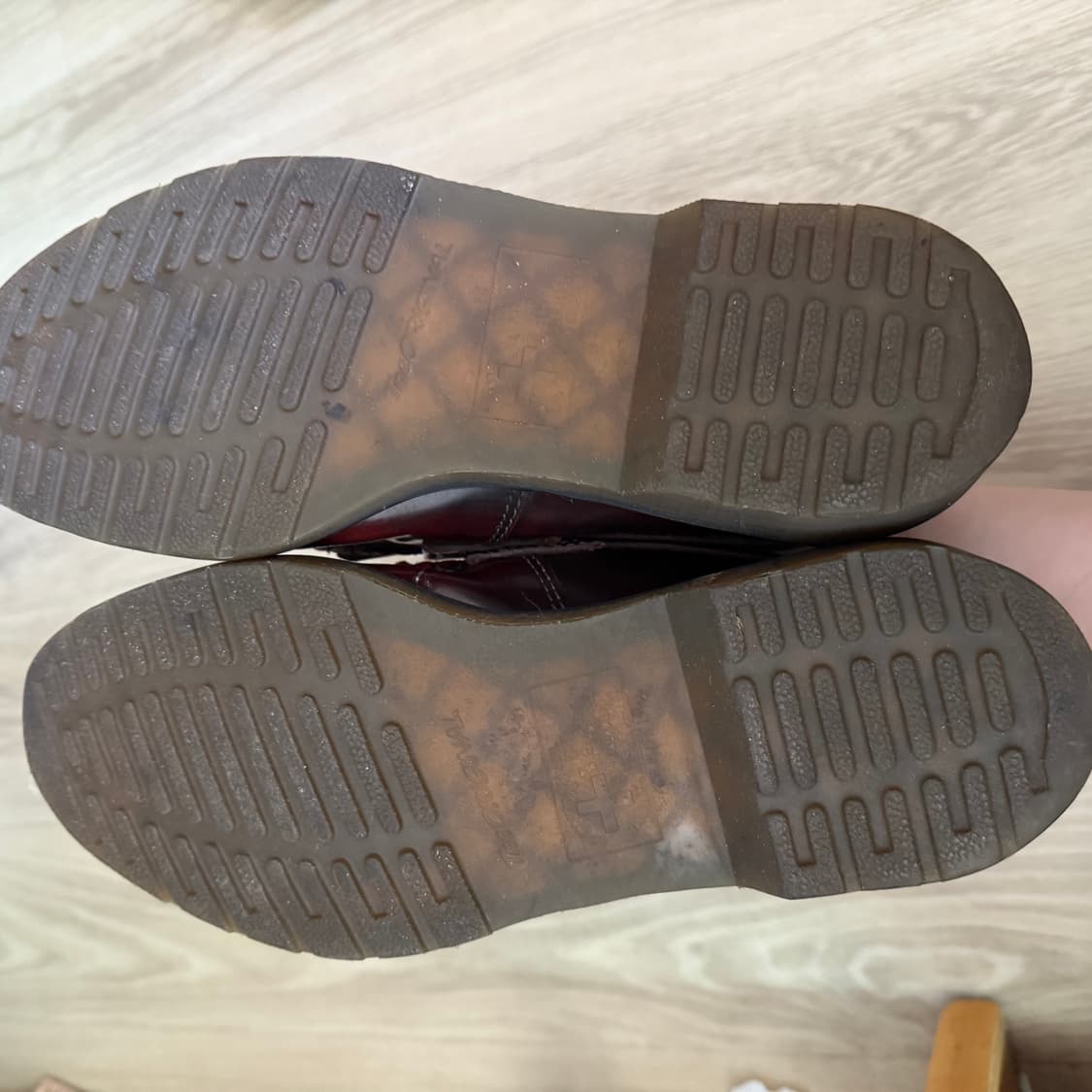 닥터마틴 아드리안 체리우드 270 상품이미지4