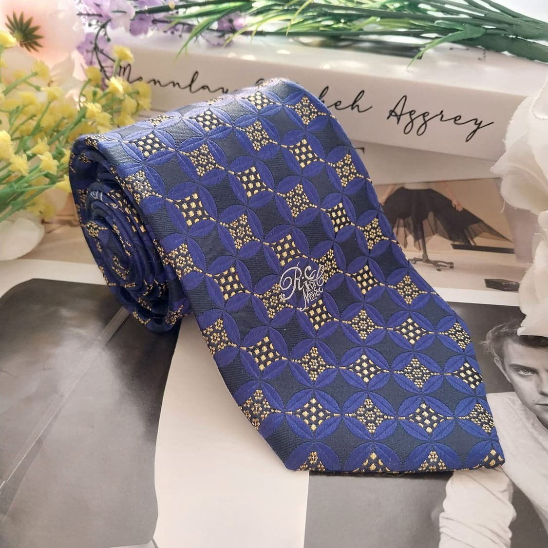 니나리치 실크 네이비 기하 패턴 넥타이 9.3cm A+등급 K1340
 상품이미지2