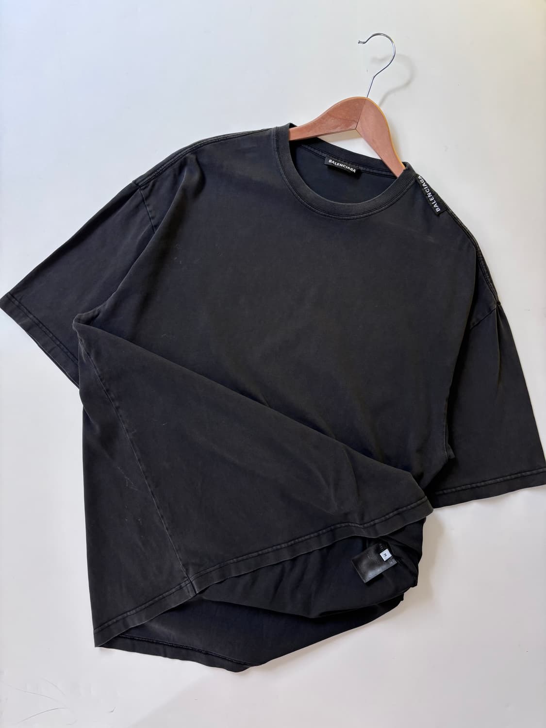  Balenciaga 발렌시아가 차콜 반팔 티셔츠 상품이미지1