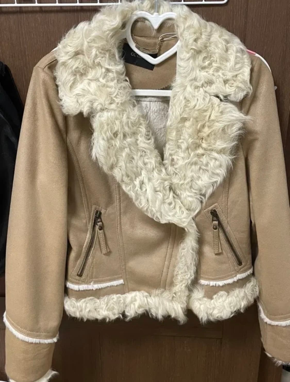 cc collect 베이지 양털 퍼 무스탕 자켓 상품이미지1