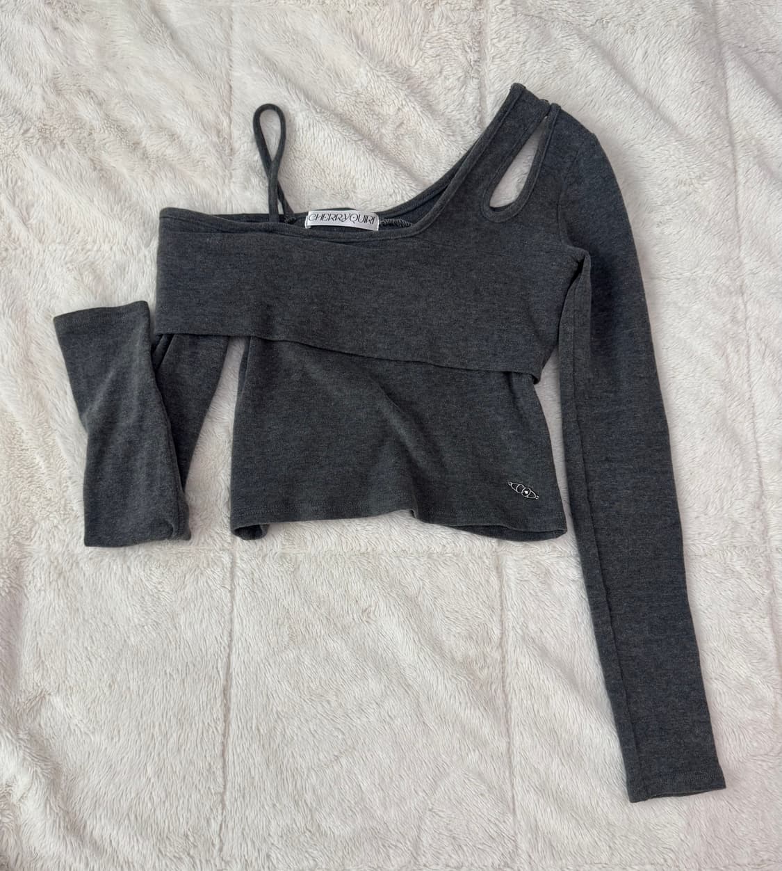 체리퀴리 오프숄더 티 상품이미지1