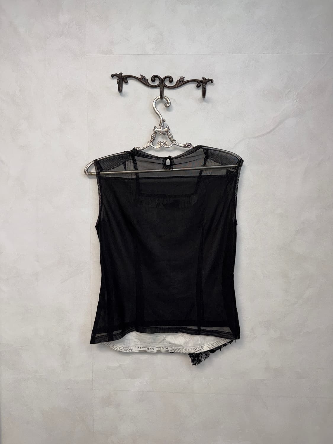Black&white newspaper lace eyelet 슬리브리스 상품이미지3