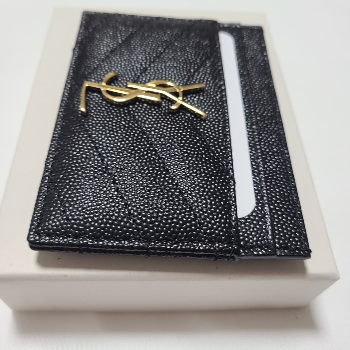 생로랑 카산드라 마틀라세 모노그램 카드지갑 블랙 금장 상품이미지5