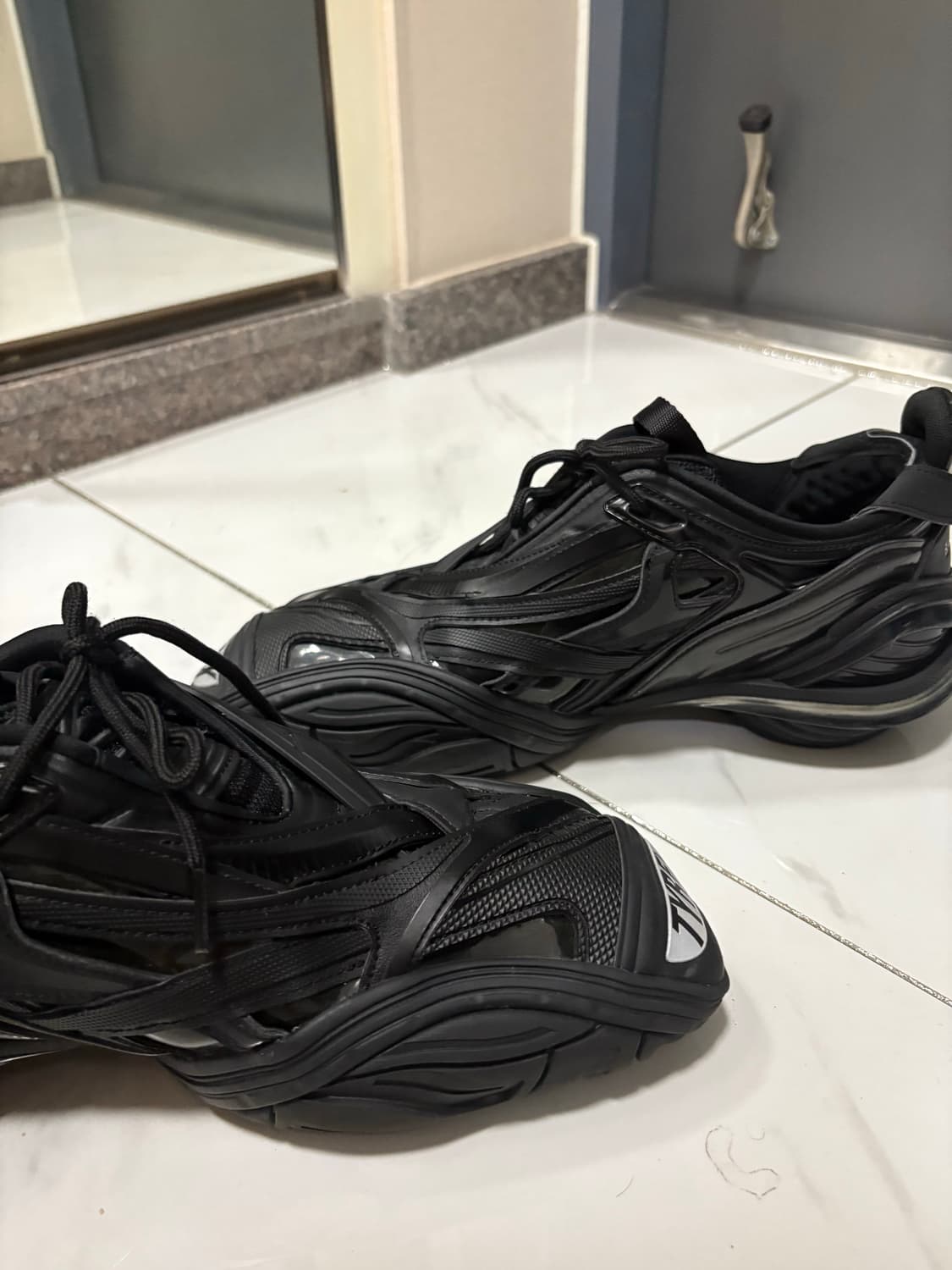 발렌시아가 타이렉스 블랙 EU)44 (290) 상품이미지1