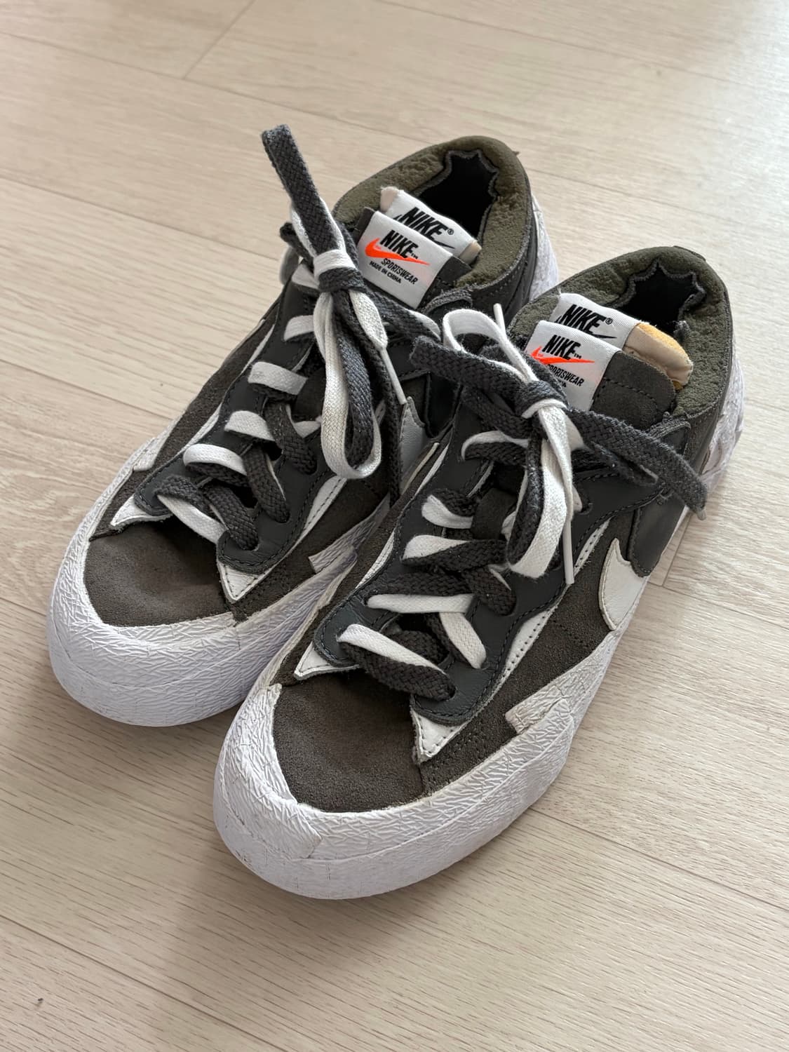 나이키 사카이 Nike Sacai Blazer Low Iron Grey 상품이미지1