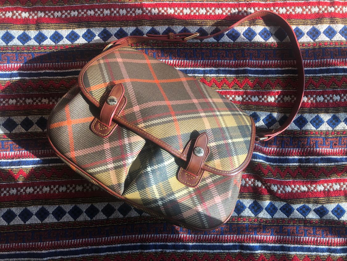 두니앤버크 체크무늬 숄더백 상품이미지1