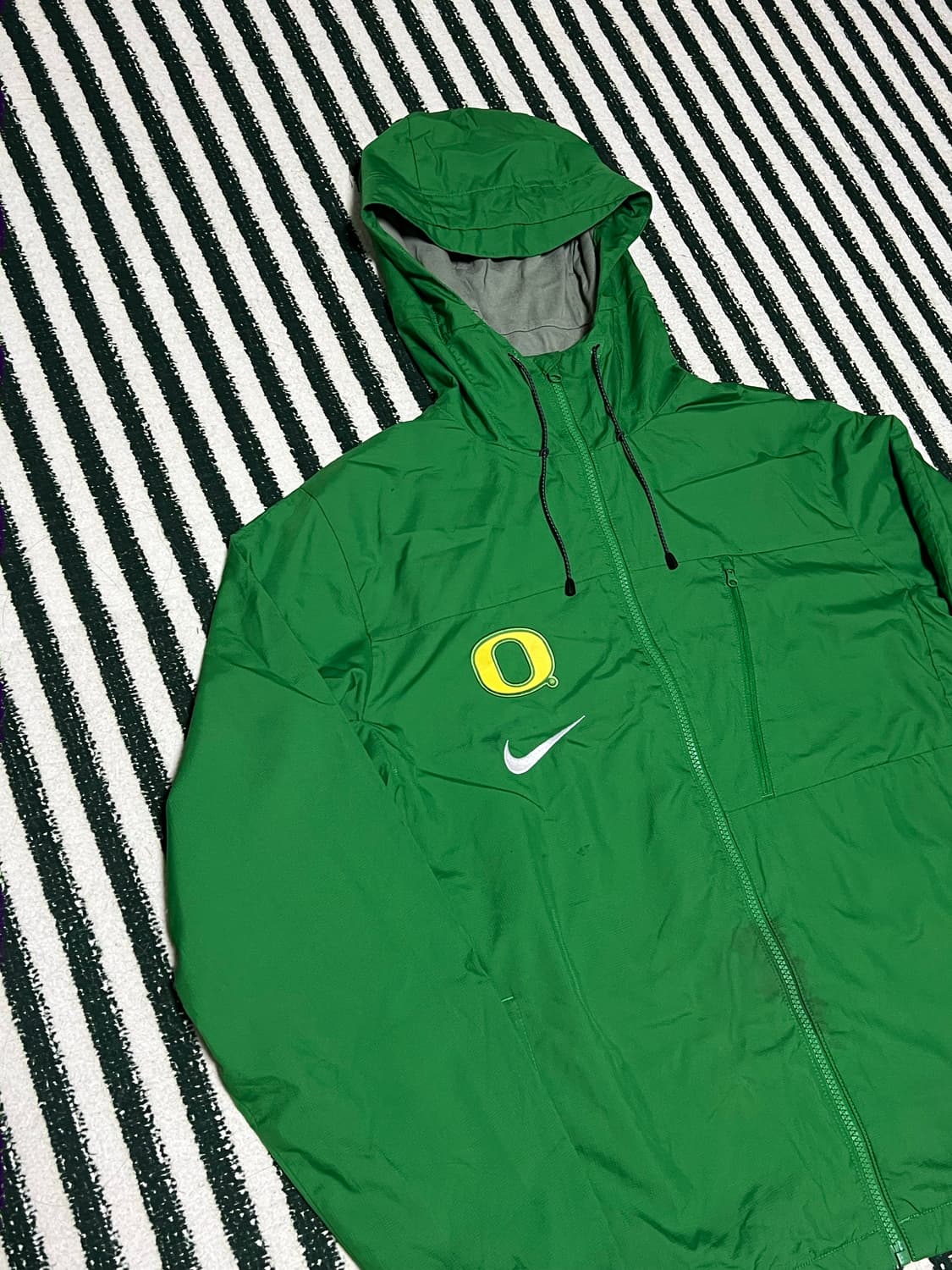 Nike oregon ducks 바람막이 상품이미지4