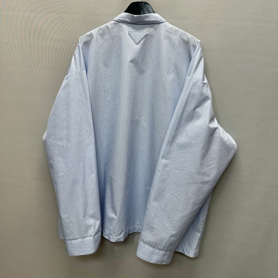 프라다 삼각로고 스트라이프 셔츠 ( 115 ) 상품이미지6