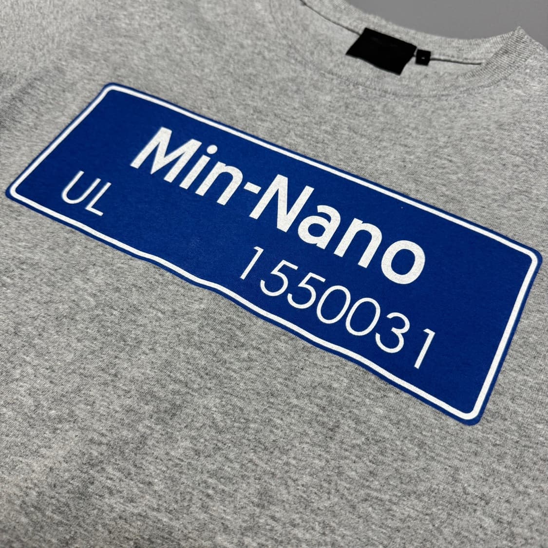 BEAMS T x MINNANO 멜란지 양면 로고 프린트 코튼 반팔 상품이미지4
